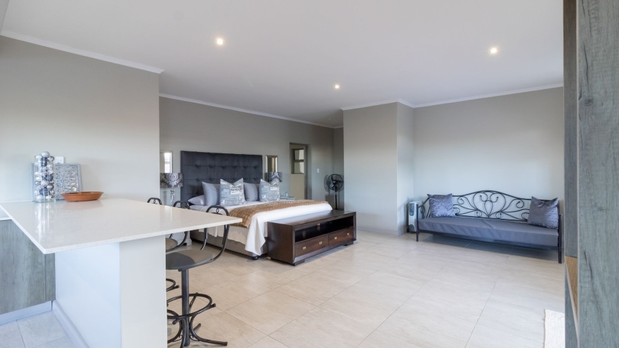 6 Bedroom Property for Sale in Kleinbaai Western Cape